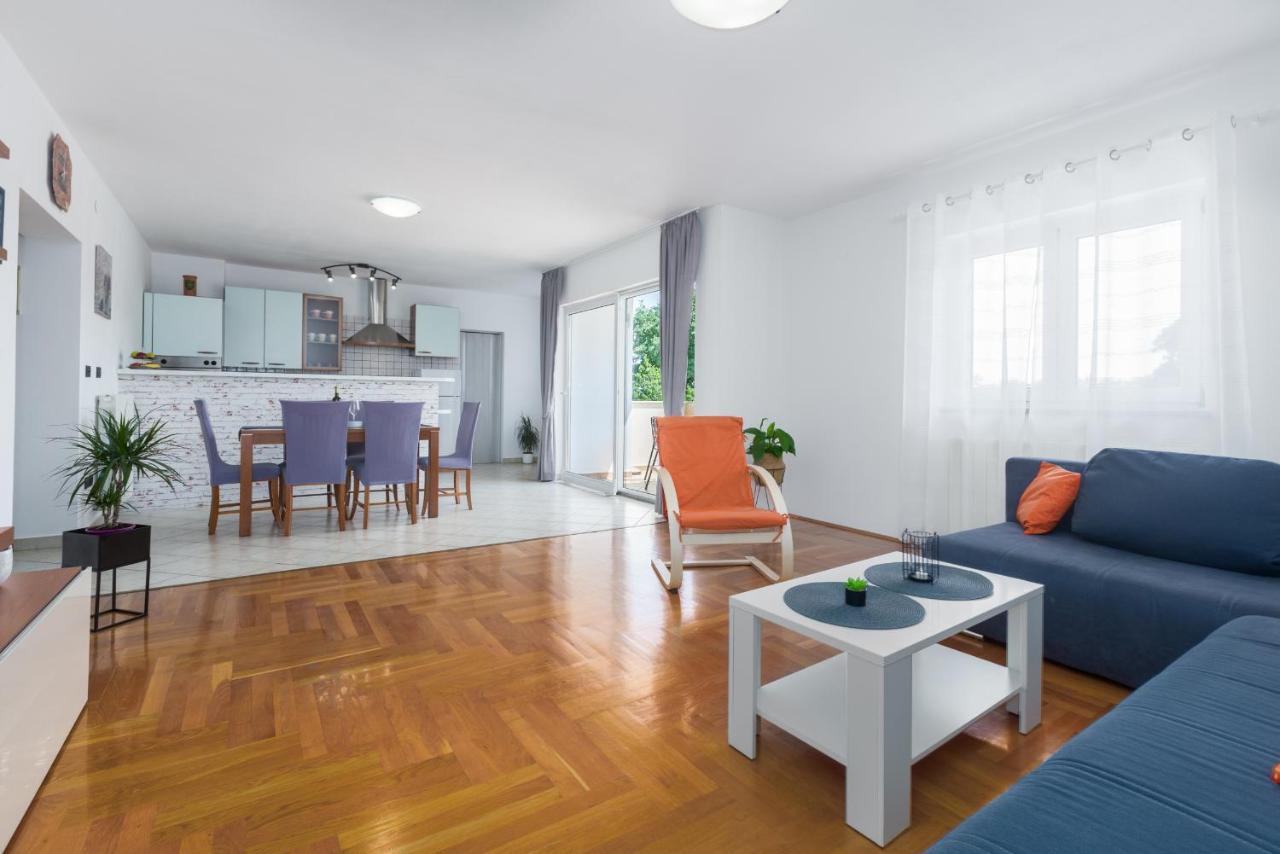 Apartments Emil Pula Exterior photo
