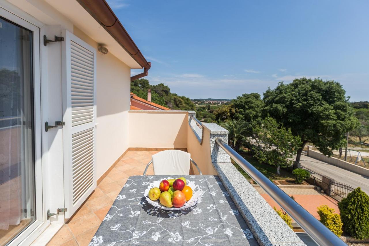 Apartments Emil Pula Exterior photo